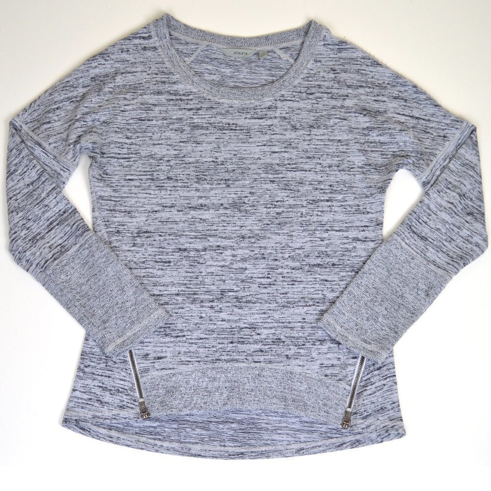 Athleta Blissful Sharkbite Top